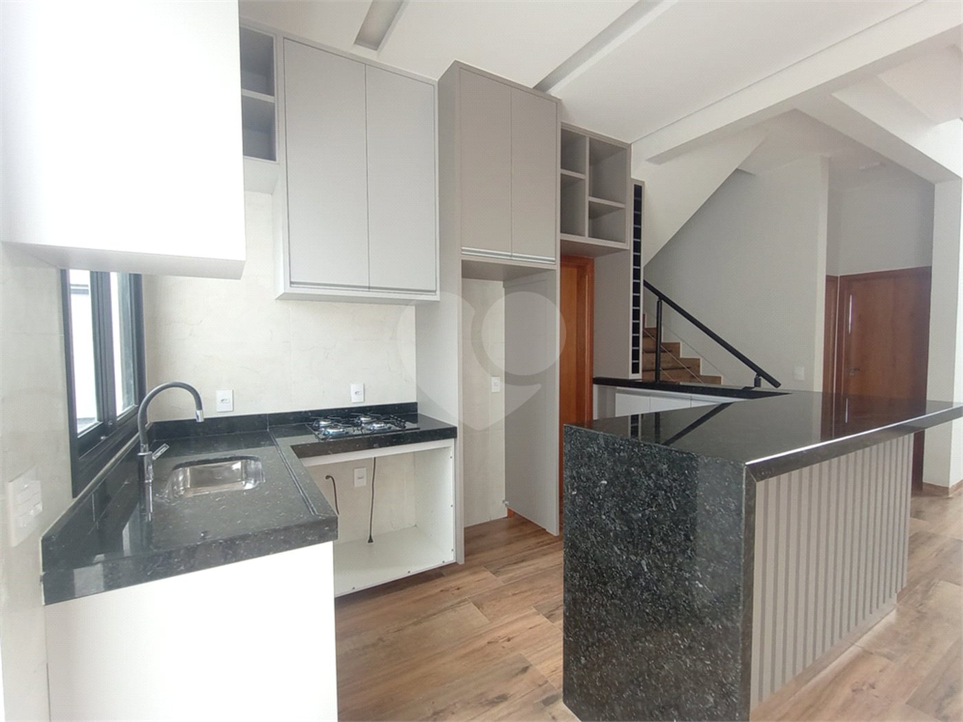 Casa à venda com 3 quartos, sendo 2 suítes, no condomínio Vila Rica, Indaiatuba - SP