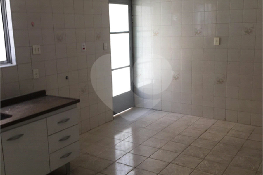 Sobrado à venda com 4 quartos, sendo 1 suíte, em Tremembé, São Paulo, SP
