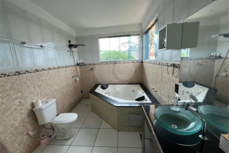 Casa à venda com 4 suítes no condomínio Golden Park Residence, Sorocaba - SP