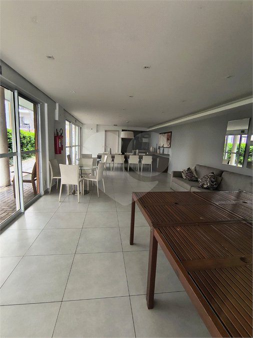 Apartamento à venda com 2 quartos, sendo 1 suíte, em Jardim Carambeí, São Roque, SP