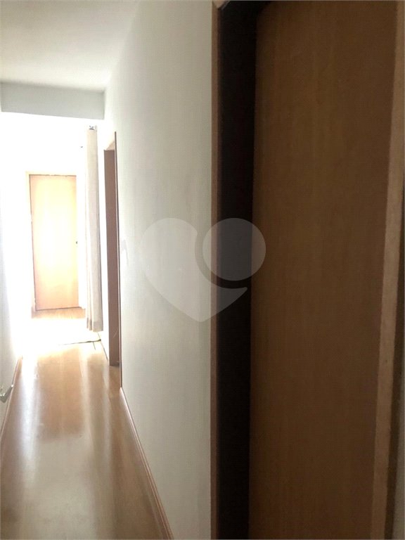 Casa à venda com 3 quartos, sendo 1 suíte, no condomínio Residencial Sabará, São Paulo - SP