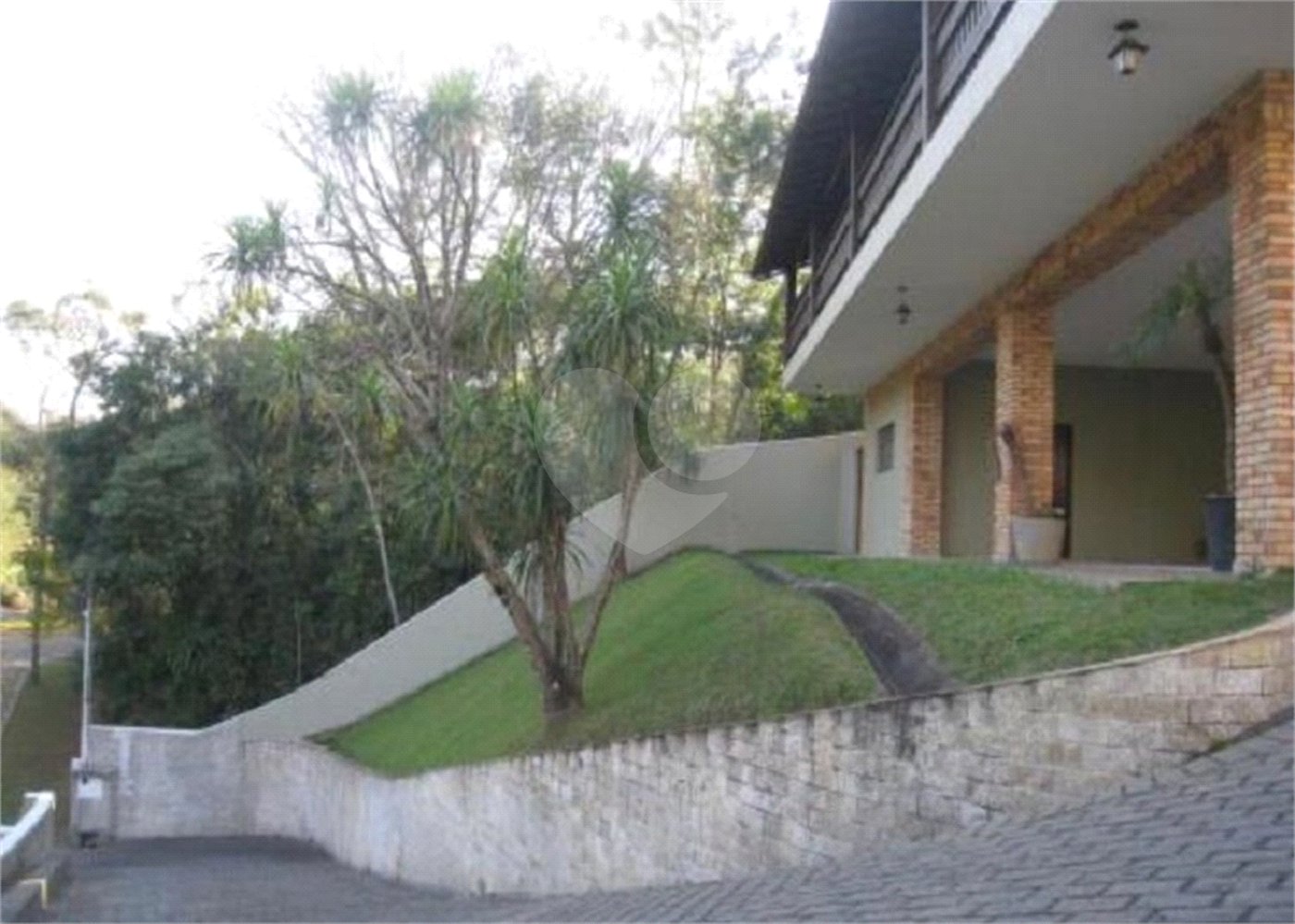 Casa à venda com 4 suítes em Alpes dos Araçás (jordanésia), Cajamar, SP