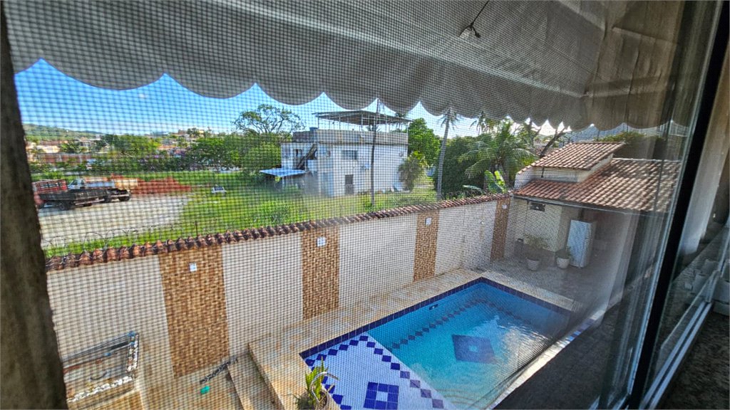 Casa à venda com 5 quartos, sendo 3 suítes,  no condomínio Colinas do Magarça, Rio de Janeiro - RJ