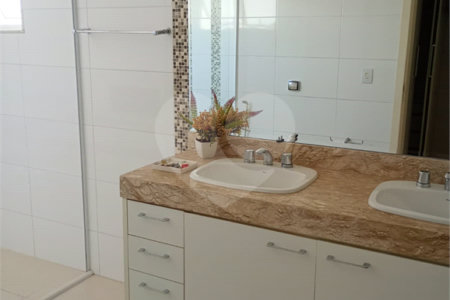 Casa à venda com 3 quartos, sendo 2 suítes, no condomínio Granja Olga II, Sorocaba - SP