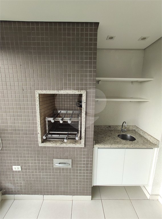 Apartamento à venda ou para alugar com 3 quartos, sendo 1 suíte,  em Parque Reboucas, São Paulo, SP