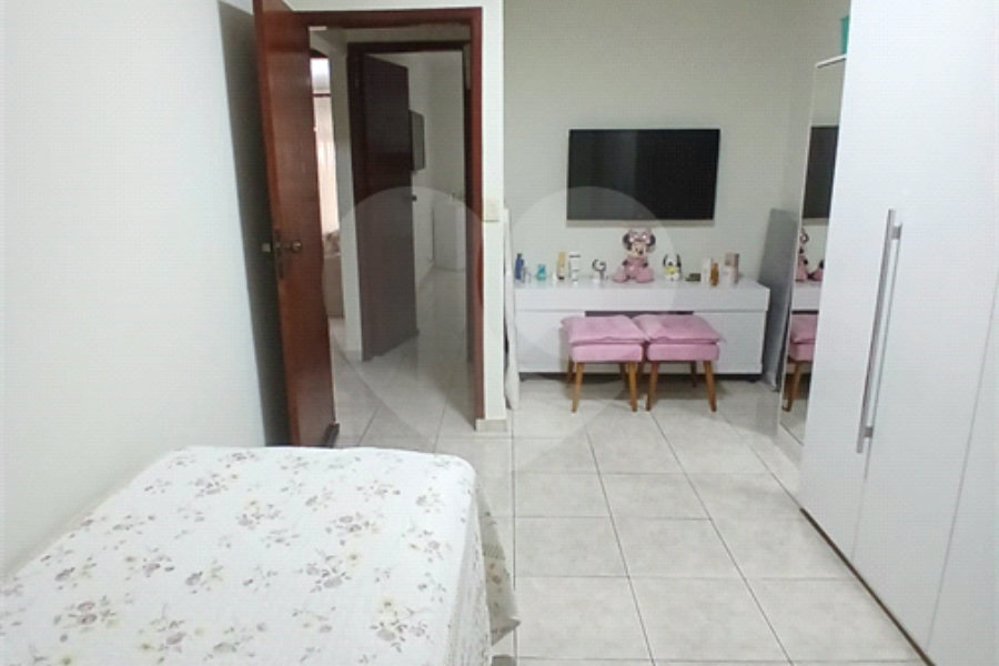 Casa à venda com 3 quartos, sendo 1 suíte, em Campo Limpo, São Paulo, SP