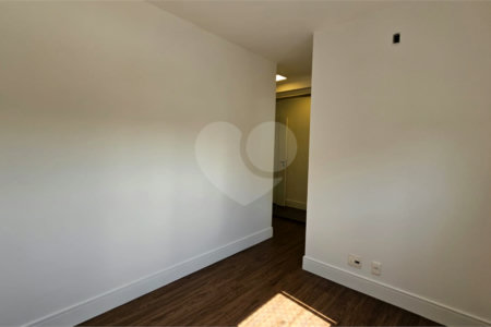 Apartamento à venda ou para alugar com 3 quartos, sendo 2 suítes, em Vila Anastácio, São Paulo, SP