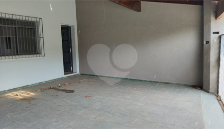 Sobrado à venda com 3 quartos, sendo 1 suíte,  em Ressaca, Atibaia, SP