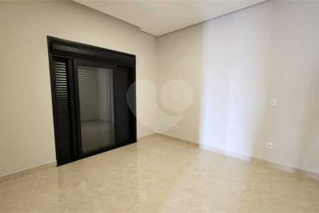 Casa à venda com 3 suítes no condomínio Santa Isabel I, Louveira - SP
