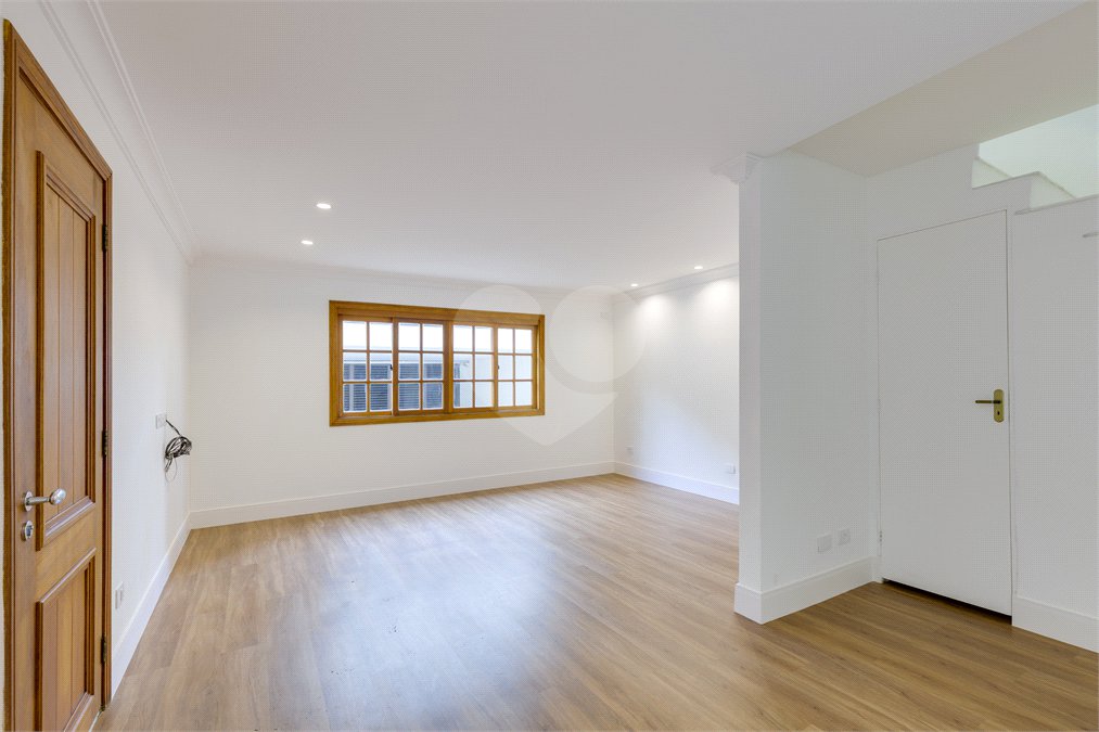 Casa de Vila à venda com 3 quartos, sendo 2 suítes, em Santo Amaro, São Paulo, SP