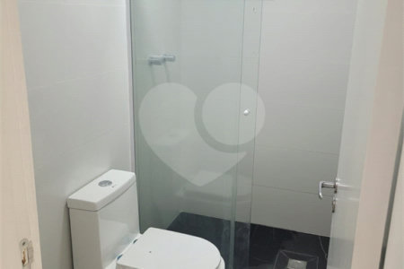 Apartamento à venda com 3 quartos, sendo 1 suíte, em Conjunto Residencial Irai, Suzano, SP