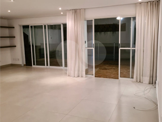 Casa à venda com 3 suítes no condomínio Residencial Courtyard Village, São Paulo - SP