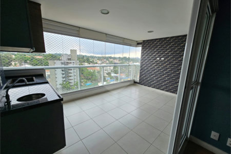 Apartamento à venda com 3 quartos, sendo 1 suíte,  em Vila Santa Catarina, São Paulo, SP