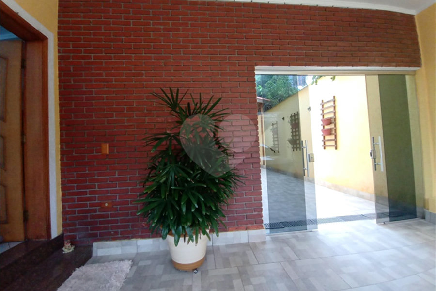 Sobrado à venda com 4 quartos, sendo 1 suíte, em Tremembé, São Paulo, SP