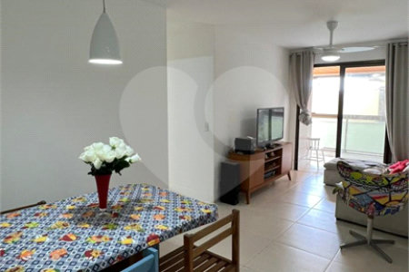 Apartamento à venda com 3 quartos, sendo 1 suíte, em Vila Nova, Cabo Frio, RJ