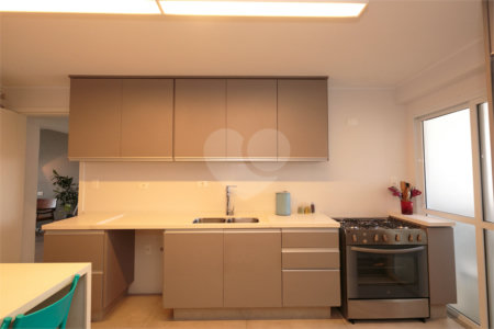 Apartamento à venda com 4 quartos, sendo 1 suíte, em Alto da Boa Vista, São Paulo, SP
