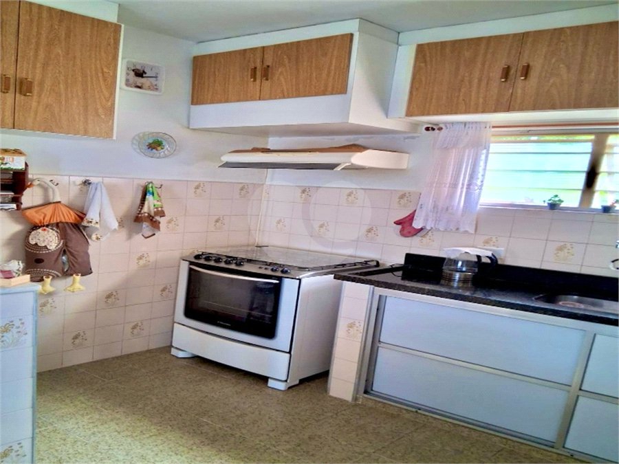 Chácara à venda com 4 quartos, sendo 1 suíte,  em Colinas II, Araçoiaba da Serra, SP
