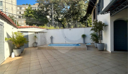 Sobrado à venda com 3 quartos, sendo 1 suíte, em Jardim Jussara, São Paulo, SP