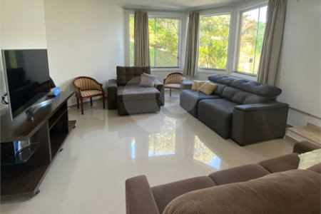 Casa à venda com 4 suítes no condomínio Aruã, Mogi das Cruzes - SP