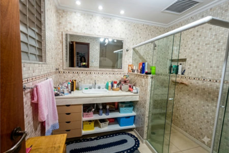 Casa à venda com 4 quartos, sendo 1 suíte,  em Tijuca, Rio de Janeiro, RJ