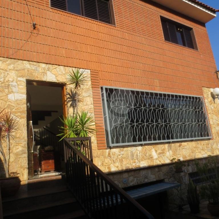 Sobrado à venda com 4 quartos, sendo 1 suíte, em Cambuci, São Paulo, SP