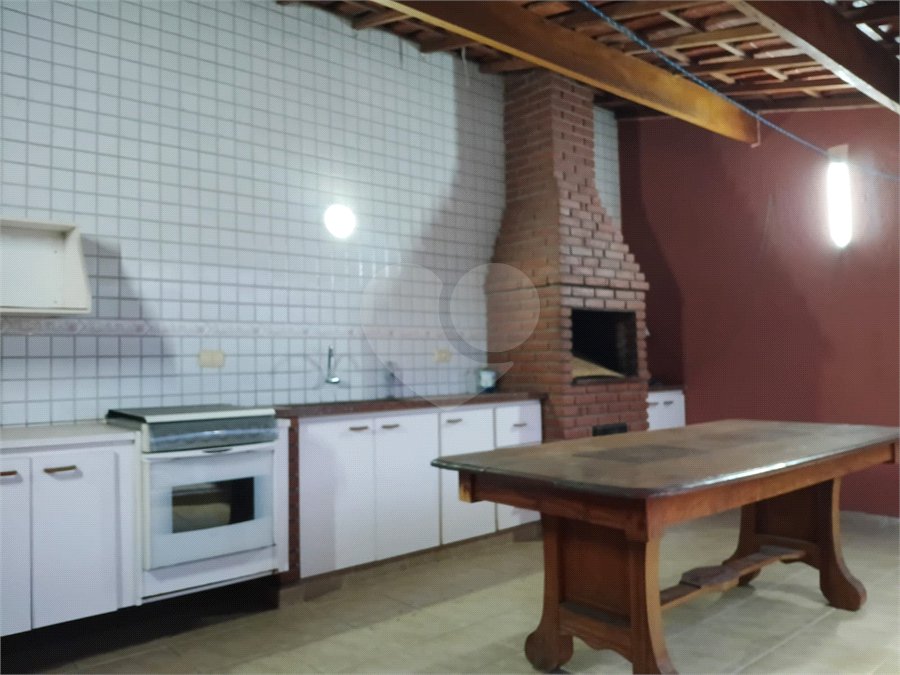 Sobrado à venda com 4 quartos, sendo 1 suíte, em Interlagos, São Paulo, SP
