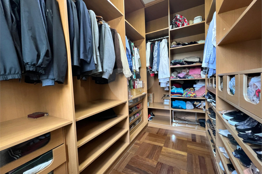Sobrado à venda com 4 suítes em Tremembé, São Paulo, SP
