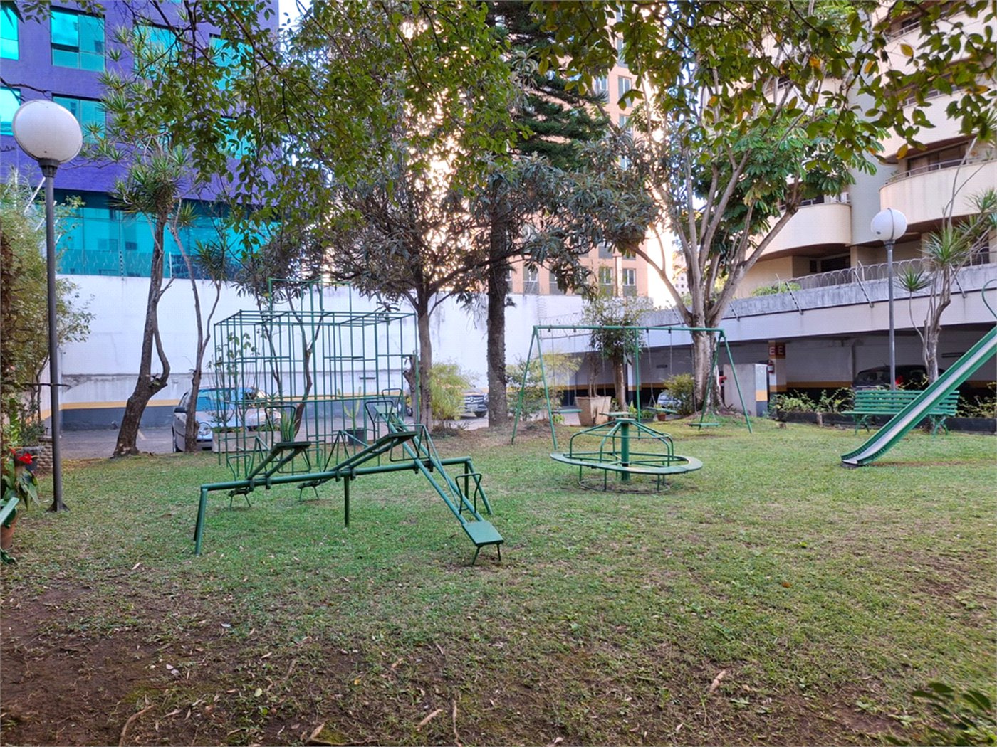 Apartamento à venda com 2 quartos, sendo 1 suíte, em Moema, São Paulo, SP