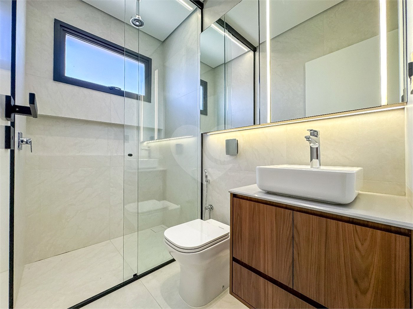 Casa à venda com 3 suítes no condomínio Villa dos Pinheiros, Indaiatuba - SP