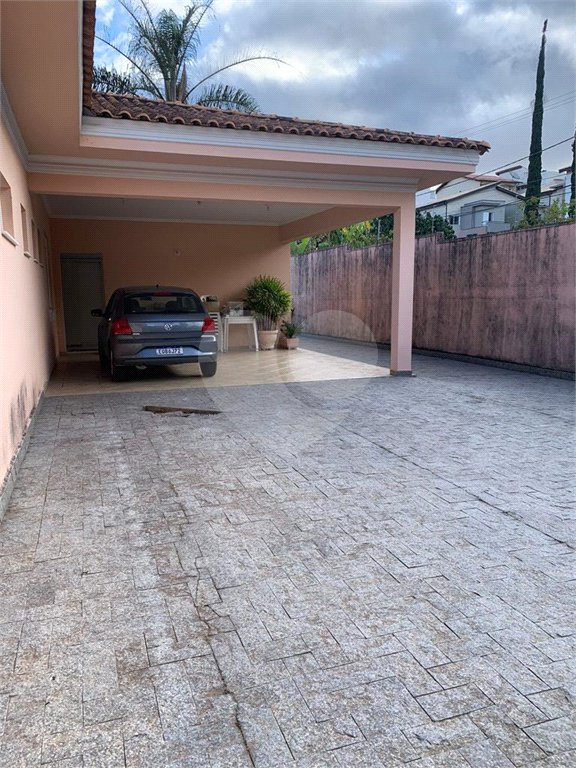 Casa à venda com 5 quartos, sendo 4 suítes,  em Vila Oliveira, Mogi das Cruzes, SP