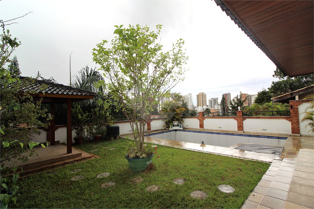 Casa à venda com 4 suítes em Real Parque, São Paulo, SP