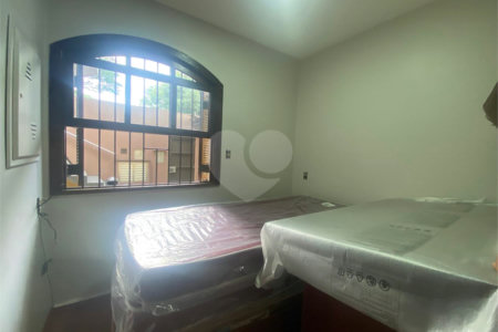 Sobrado à venda com 8 quartos, sendo 2 suítes, em Jardim Franca, São Paulo, SP