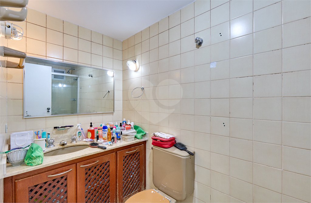Apartamento à venda com 3 quartos, sendo 1 suíte, em Vila Olímpia, São Paulo, SP