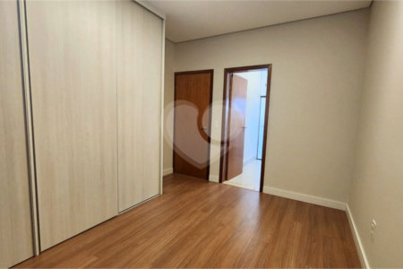 Casa à venda com 3 suítes no condomínio Vita Verdi, Valinhos - SP