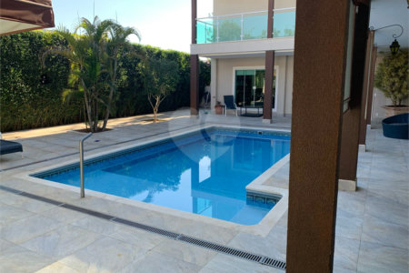 Casa à venda com 7 quartos, sendo 5 suítes, no condomínio Vivendas do Lago -, Sorocaba - SP