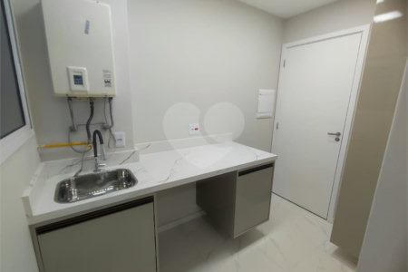 Apartamento à venda com 3 quartos, sendo 2 suítes,  em Jardim Arpoador, São Paulo, SP
