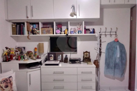 Casa à venda com 3 quartos, sendo 1 suíte, no condomínio Alcides Moreira, São Paulo - SP
