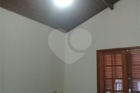 Sobrado à venda com 4 quartos, sendo 2 suítes,  em Jardim Regina, Indaiatuba, SP