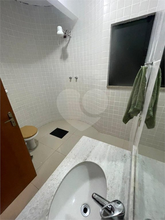 Casa à venda com 5 quartos, sendo 3 suítes,  no condomínio Flamboyant, Atibaia - SP