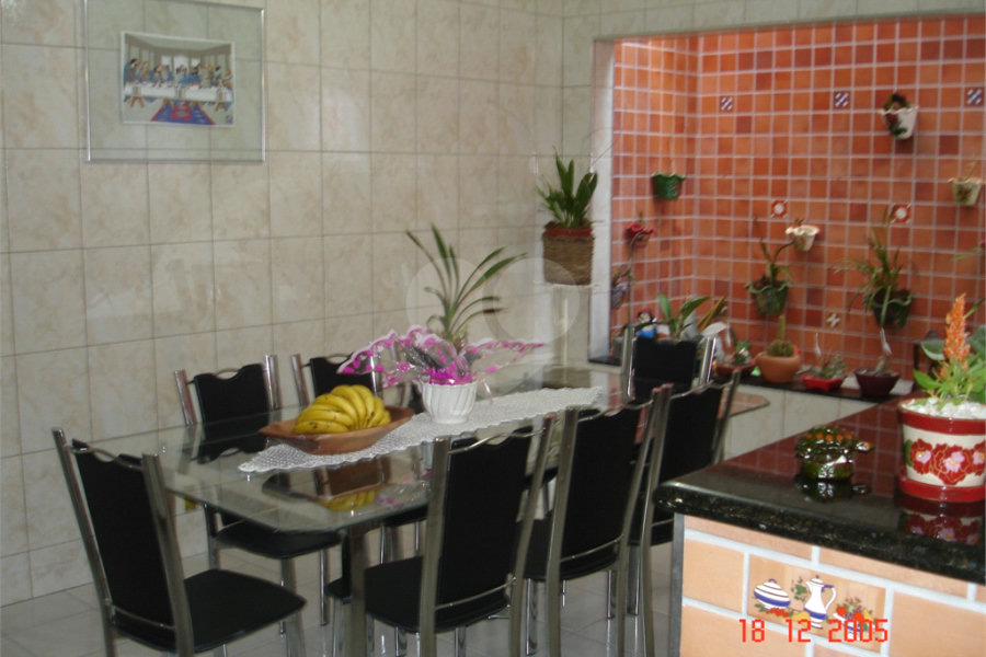 Casa à venda com 4 quartos, sendo 1 suíte, em Santana, São Paulo, SP