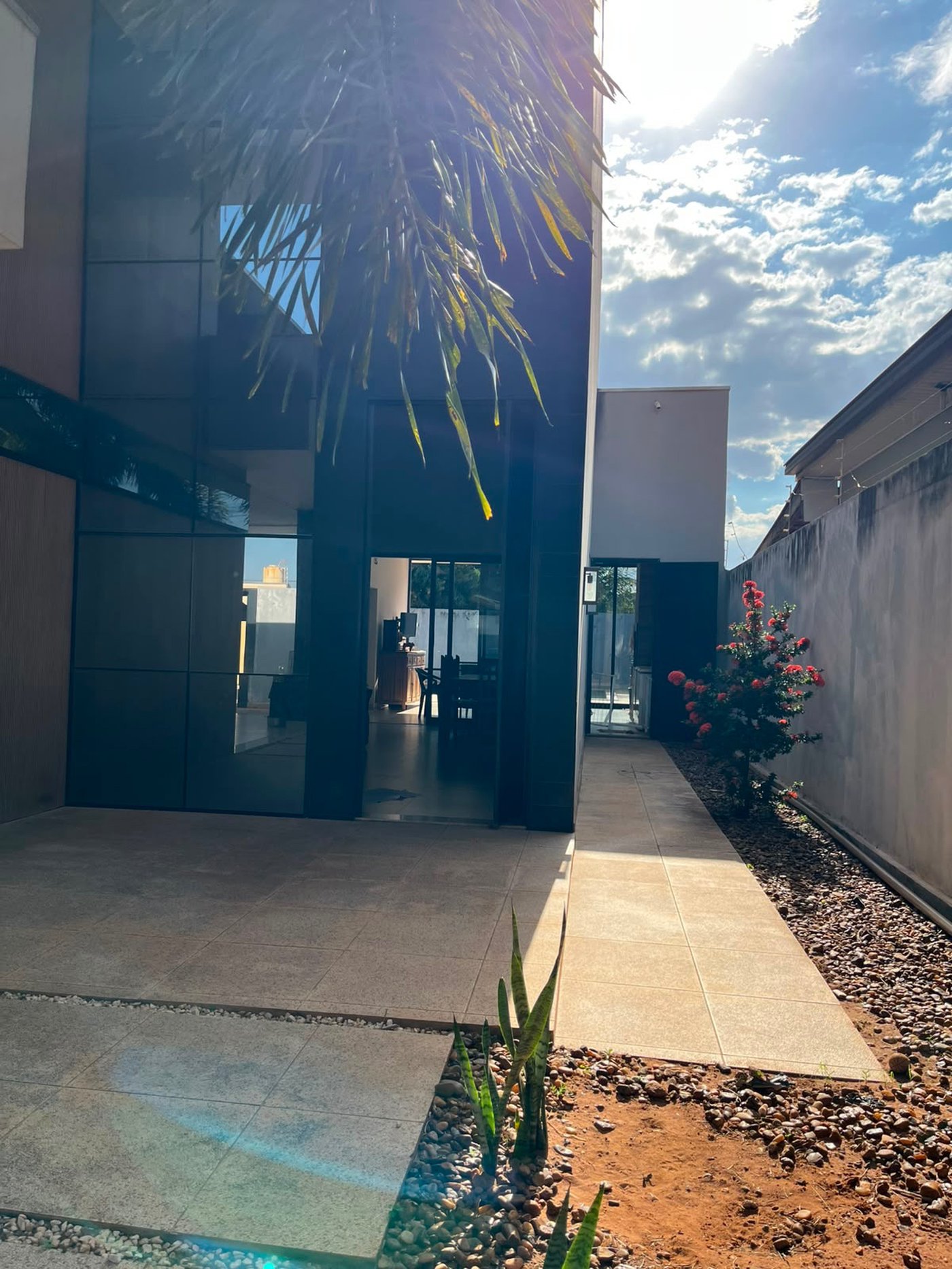 Casa à venda ou para alugar com 4 quartos, sendo 2 suítes,  em Santa Terezinha, Três Lagoas, MS