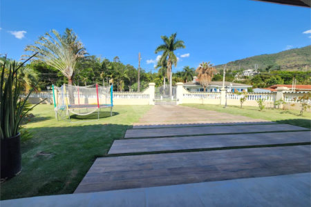Casa à venda com 7 quartos, sendo 1 suíte, em Condomínio Flamboyant-b, Atibaia, SP