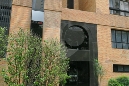 Apartamento à venda com 3 suítes em Vila Suzana, São Paulo, SP