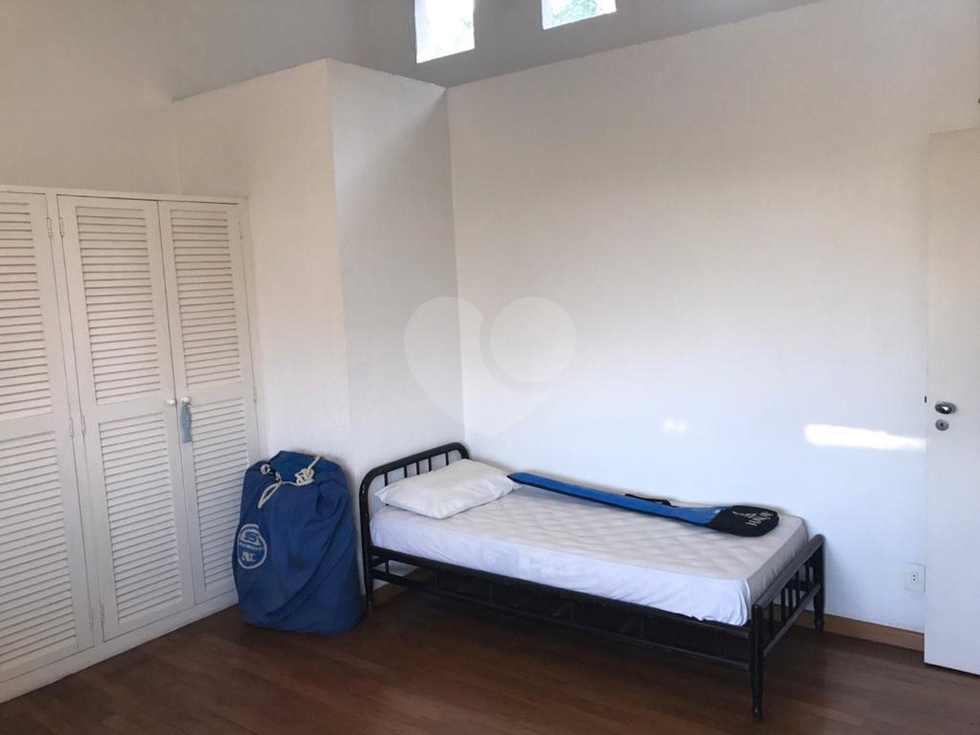 Casa à venda com 3 quartos, sendo 1 suíte, em Guarapiranga, São Paulo, SP