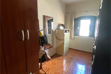 Casa à venda com 3 quartos em Vila Oliveira, Mogi das Cruzes, SP