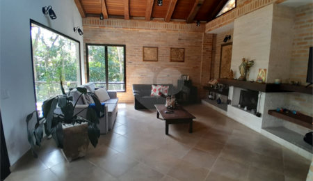 Casa à venda com 3 suítes no condomínio Cantareira, Mairiporã - SP