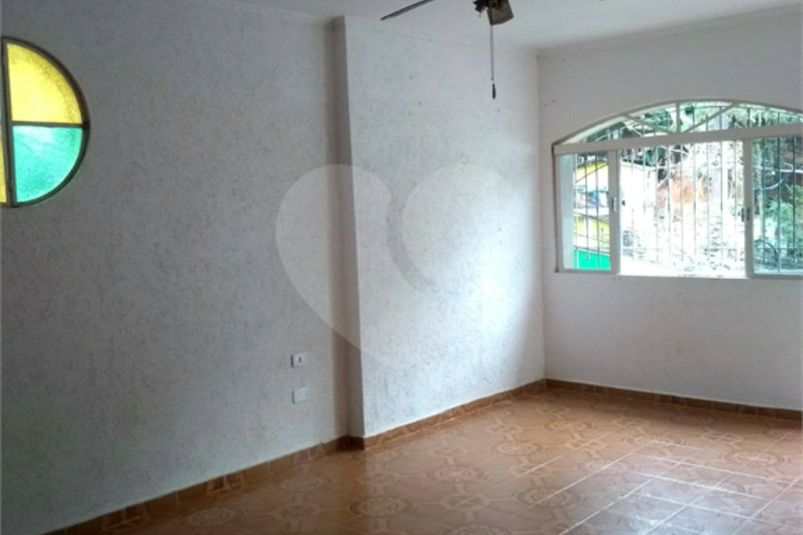 Sobrado à venda com 3 quartos em Tremembé, São Paulo, SP