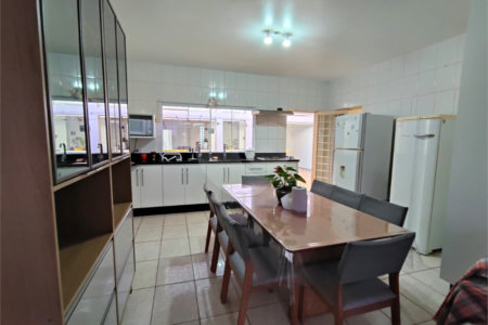 Casa à venda com 5 quartos, sendo 3 suítes, no Centro, Itapetininga, SP