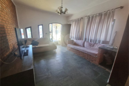 Casa à venda com 3 quartos, sendo 1 suíte, no Centro, Vinhedo, SP
