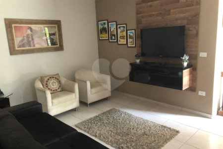 Casa à venda com 5 suítes no condomínio Terras de Mont Serrat, Salto - SP
